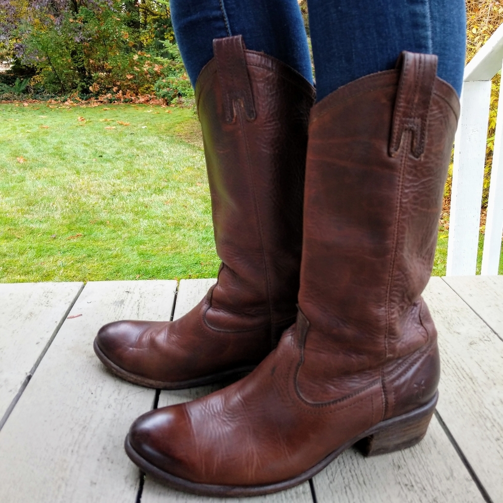 Frye Carson Pull On Leather Boots